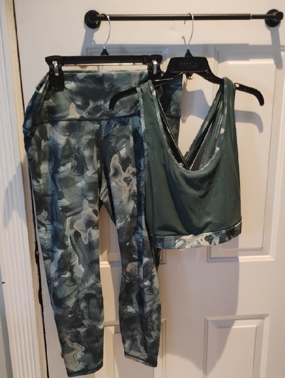 Women's Green Marble Print Active Leggings & Sports Bra Set Fabletics Power hold